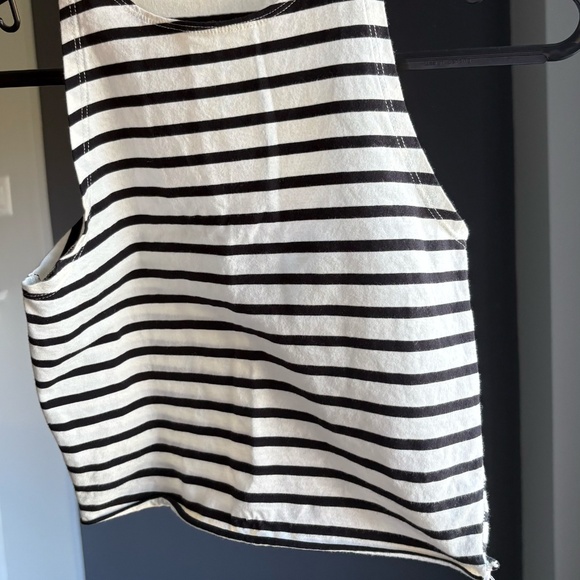 Black and white striped crop top - Picture 2 of 2